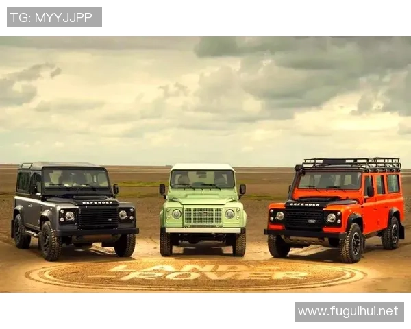 足球明星驾驭路虎卫士展现豪华与力量的完美结合